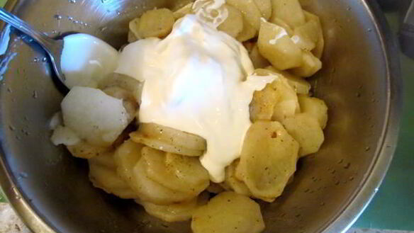 ШАГ 6. жареный картофель с говядиной в сметанном соусе