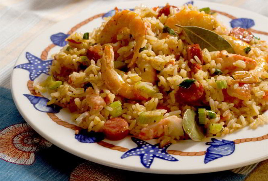 Жареный рис с креветками