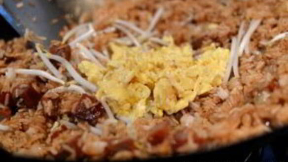 ШАГ 5. жареный рис со свининой, китайская классика