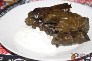 Долма из свинины с яблоками