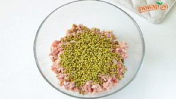 ШАГ 3. голубцы из молодой капусты с фаршем и чечевицей