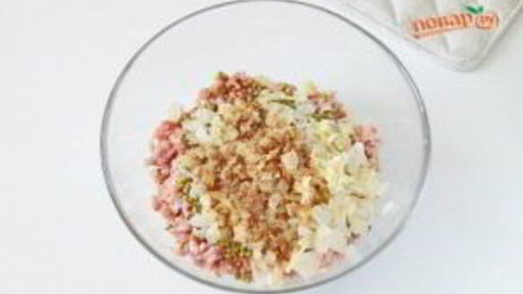 ШАГ 4. голубцы из молодой капусты с фаршем и чечевицей