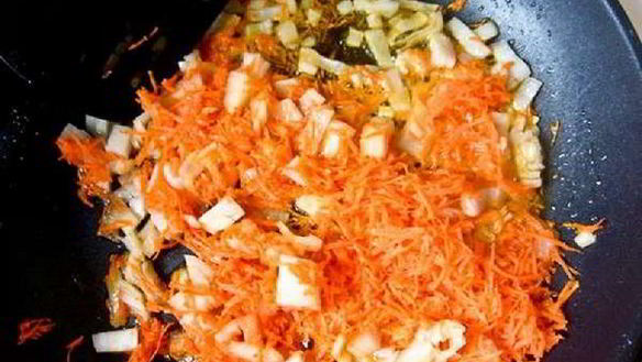 ШАГ 4. ленивые голубцы в томатном соусе