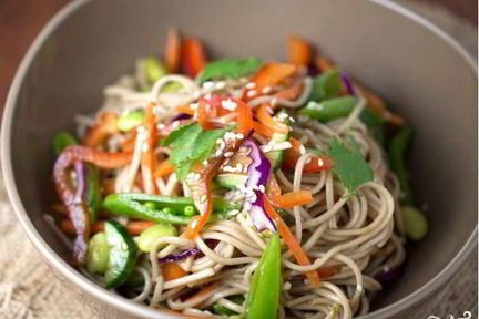 Гречневая лапша с овощами