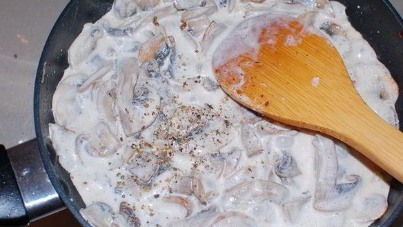 ШАГ 3. гречневая лапша со сливочно-грибным соусом