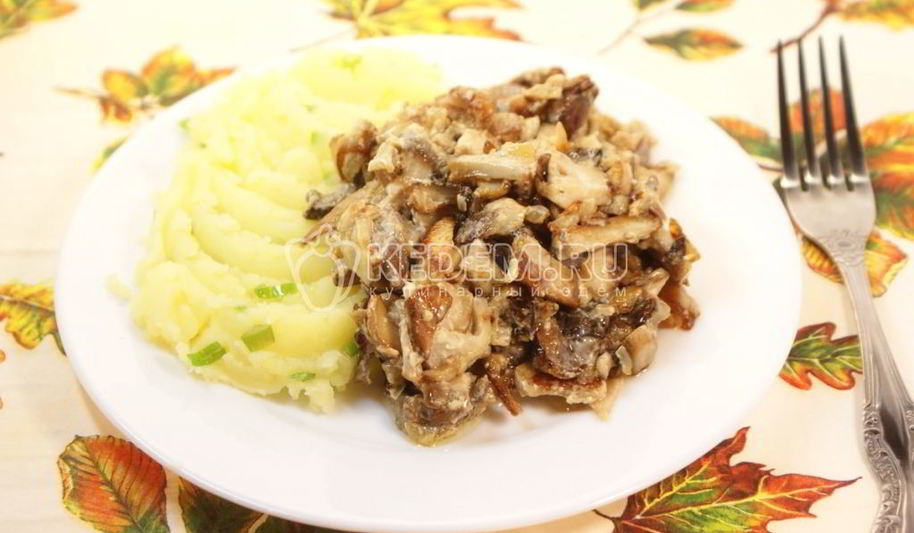 Рецепт белые грибы в сметане с картофелем