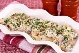 Белые грибы в сметане