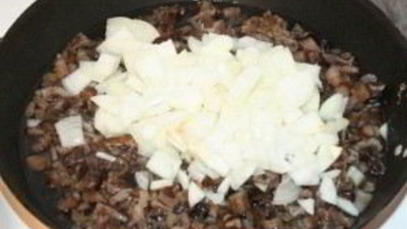 ШАГ 4. белые грибы в сметане