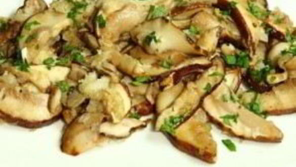 ШАГ 4. белые грибы жареные