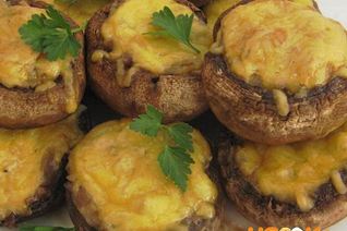 Фаршированные грибы с сыром в духовке