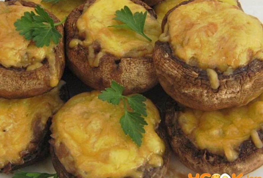 Фаршированные грибы с сыром в духовке