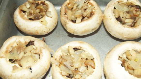 ШАГ 3. фаршированные грибы с сыром в духовке