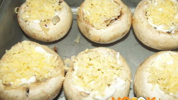 ШАГ 5. фаршированные грибы с сыром в духовке