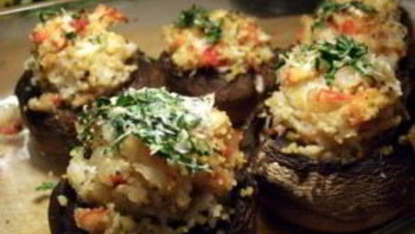 ШАГ 6. фаршированные шампиньоны с креветками