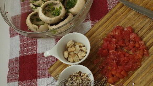 ШАГ 2. фаршированные шампиньоны с пикантной начинкой