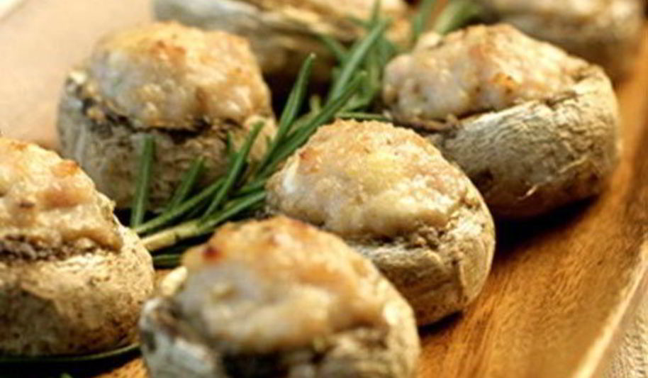 Рецепт фаршированные шампиньоны с сыром в сметанном соусе