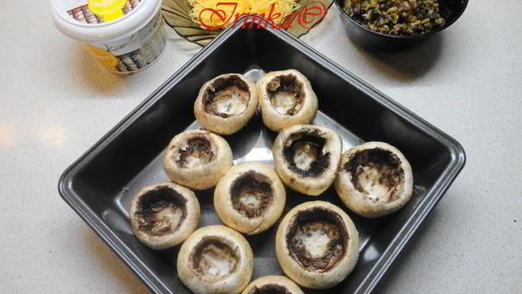 ШАГ 2. фаршированные шампиньоны запеченные с сыром в духовке