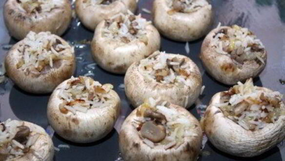 ШАГ 4. фаршированые грибы рисовое чудо