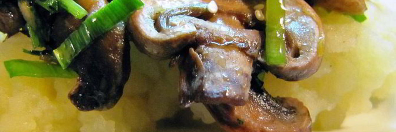 Грибочки жареные с имбирем и кунжутом