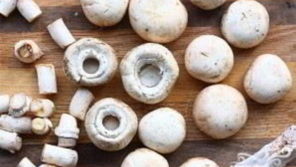 ШАГ 2. грибы, фаршированные беконом