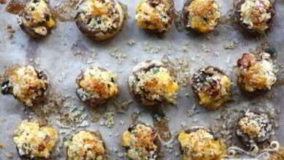 ШАГ 7. грибы, фаршированные беконом