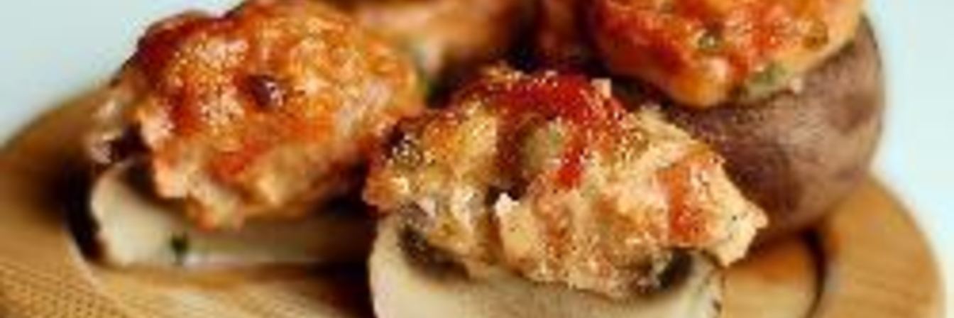 Грибы, фаршированные лососем и сыром