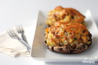 Грибы, фаршированные овощной начинкой