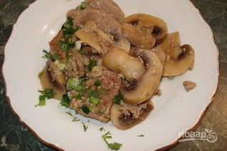 Грибы со свининой в мультиварке