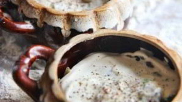 ШАГ 3. грибы в горшочке со сметаной