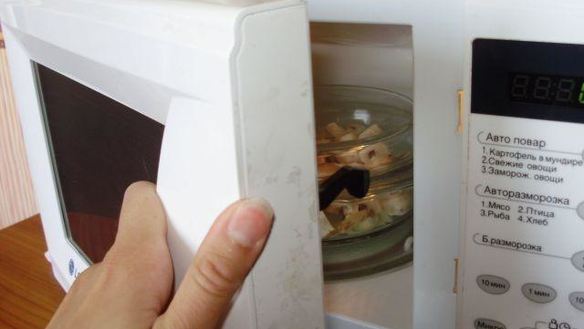 ШАГ 4. грибы в микроволновке