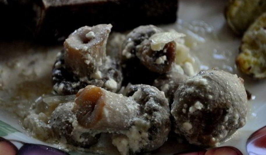 Рецепт грибы, запеченные в сметане с луком