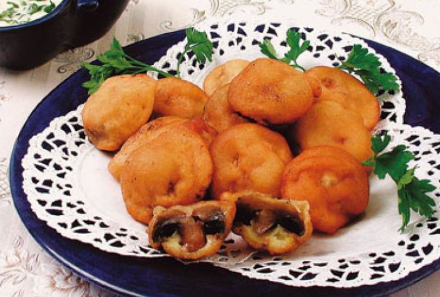 Хрустящие грибы с соусом из трав