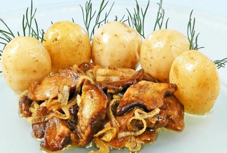 Маслята жареные с картофелем