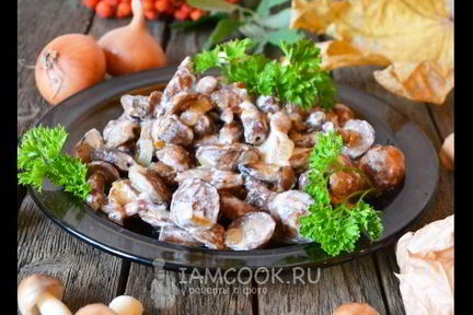Маслята жареные в сметане