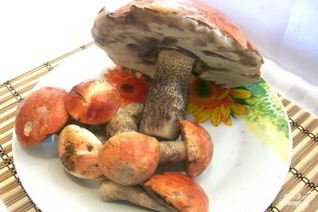 Подосиновики, жареные с луком