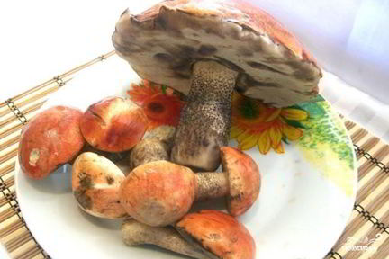 Подосиновики, жареные с луком