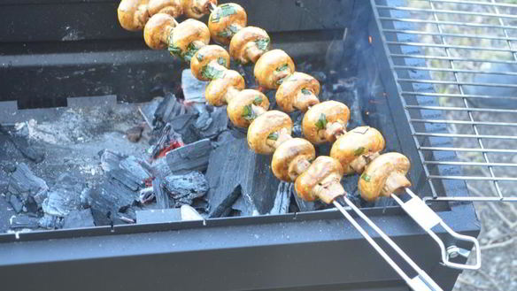 ШАГ 3. шампиньоны на мангале