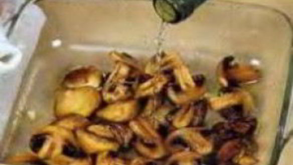 ШАГ 2. шампиньоны с кедровыми орешками