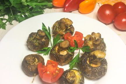 Шампиньоны в духовке целиком