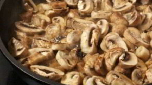 ШАГ 2. шампиньоны в мультиварке