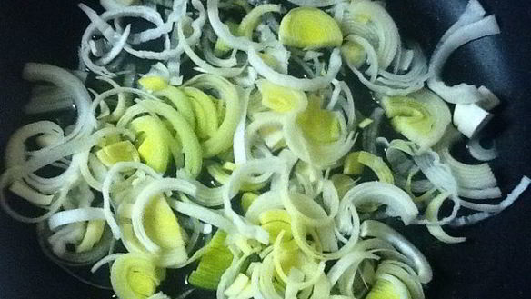 ШАГ 2. шампиньоны в вине и сливках