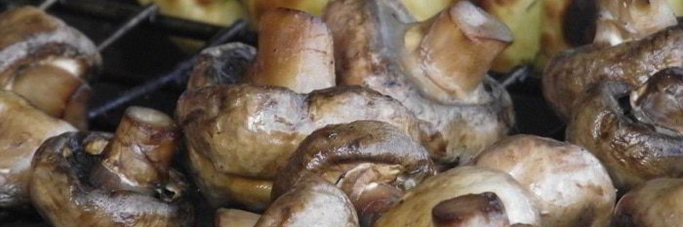 Шампиньоны, запеченные на мангале