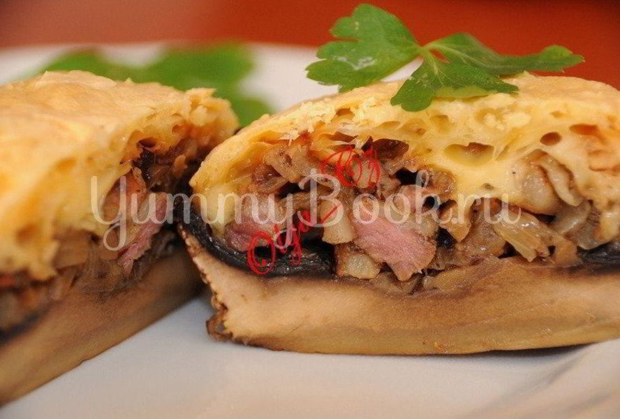 Шампиньоны, запеченные с беконом и сыром