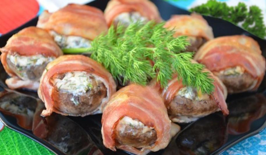 Рецепт шампиньоны запеченные в беконе в духовке