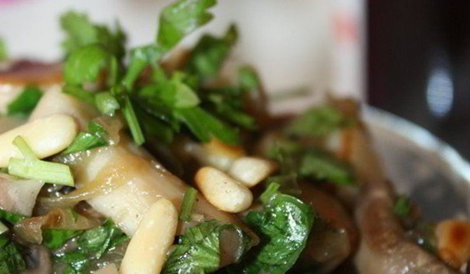 Рецепт шампиньоны жареные с кедровыми орешками