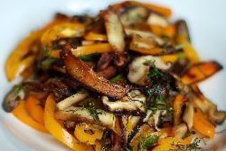 Шиитаке жаренные со сладким перцем