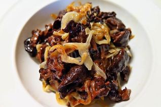 Строчки тушеные в сливках