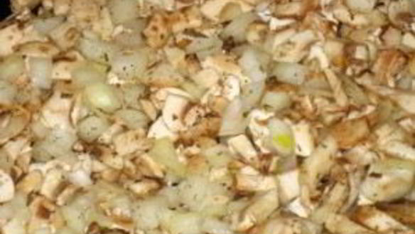 ШАГ 5. тушеные шампиньоны