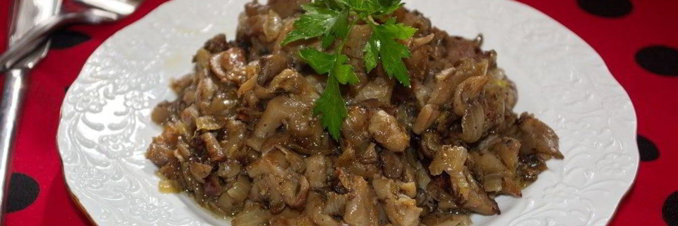 Вешенки, жаренные с луком