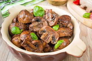 Запеченные шампиньоны с травами